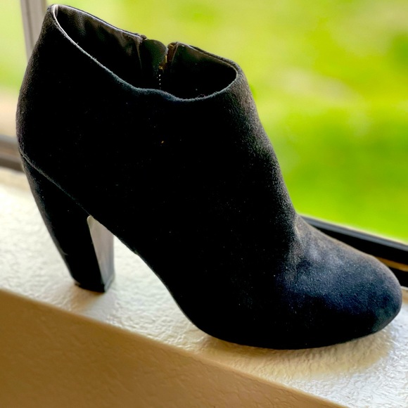 Steve Madden booties in great condition. - Picture 2 of 6